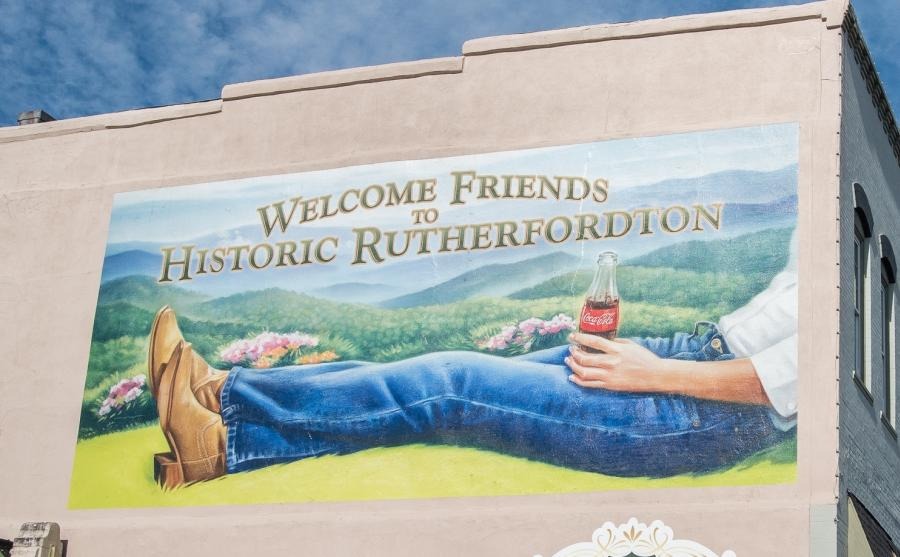 A mural in downtown Rutherfordton welcoming friends to historic Rutherfordton